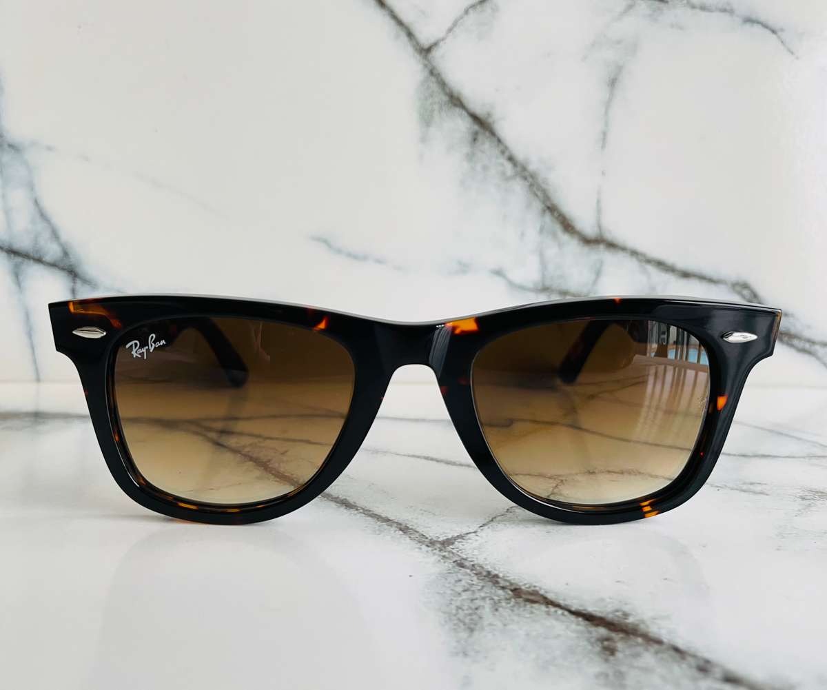 Ray-Ban Wayfarer Classic Sunglasses  size 50mm RB2140 Tortoise/ Gradient brown Lense