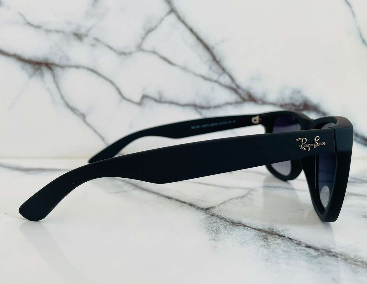 Ray-Ban Justin Classic Sunglasses  size 54mm RB4165**Polarized**Black/Grey Gradient