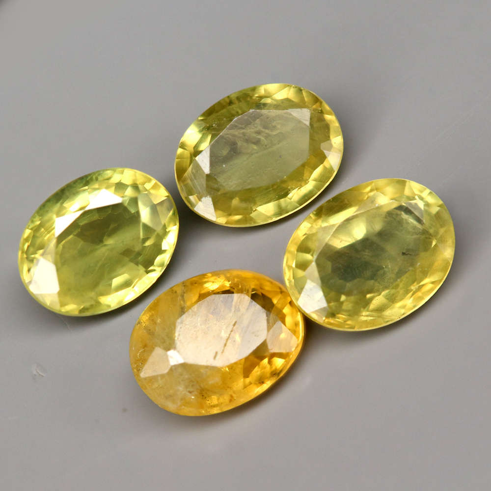 1.35Ct. Sapphire Yellow & Green Oval Australia Gem Ravishing! Unheated Gemstone