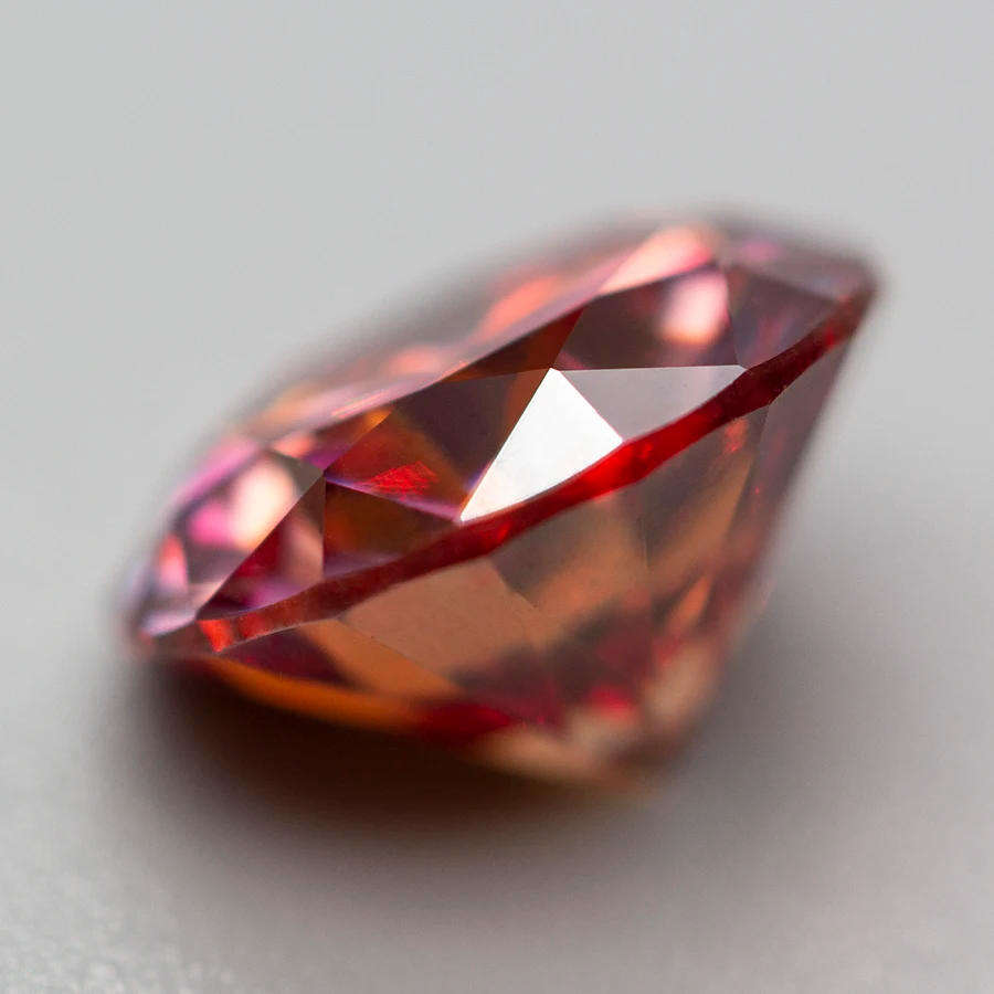Moissanite Rainbow Red  1ct VVSI Round Brilliant Cut - GRA Certified