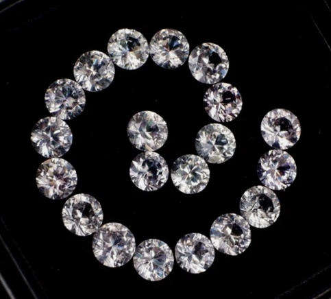 White Sapphire Round Diamond Cut 2.7 to 2.8 mm. Heated Only!  Ceylon 20Pcs/1.96Ct.