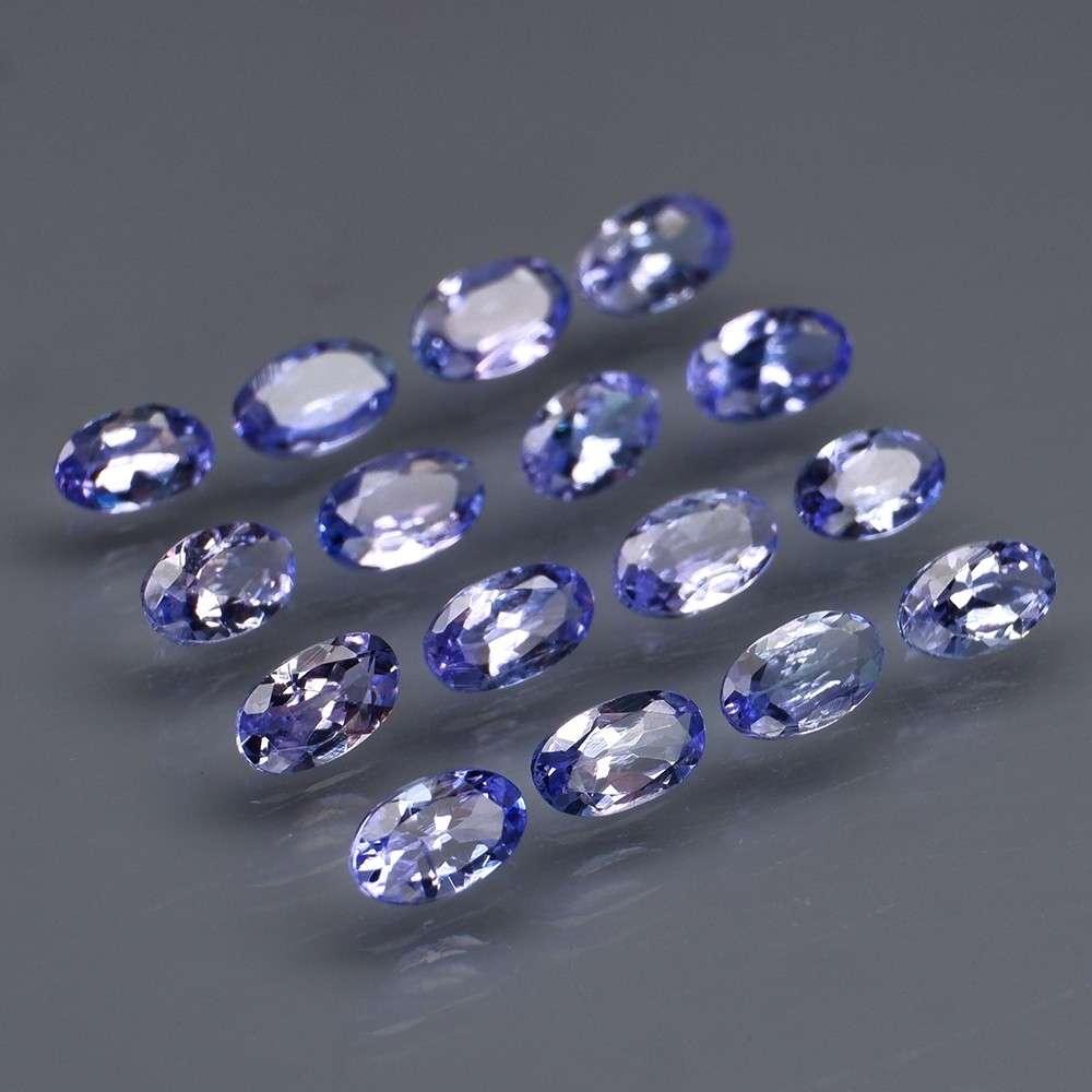 Purplish Blue Tanzanite 0.22Ct.Oval 5x3 mm.Ravishing Color & Full Fire!