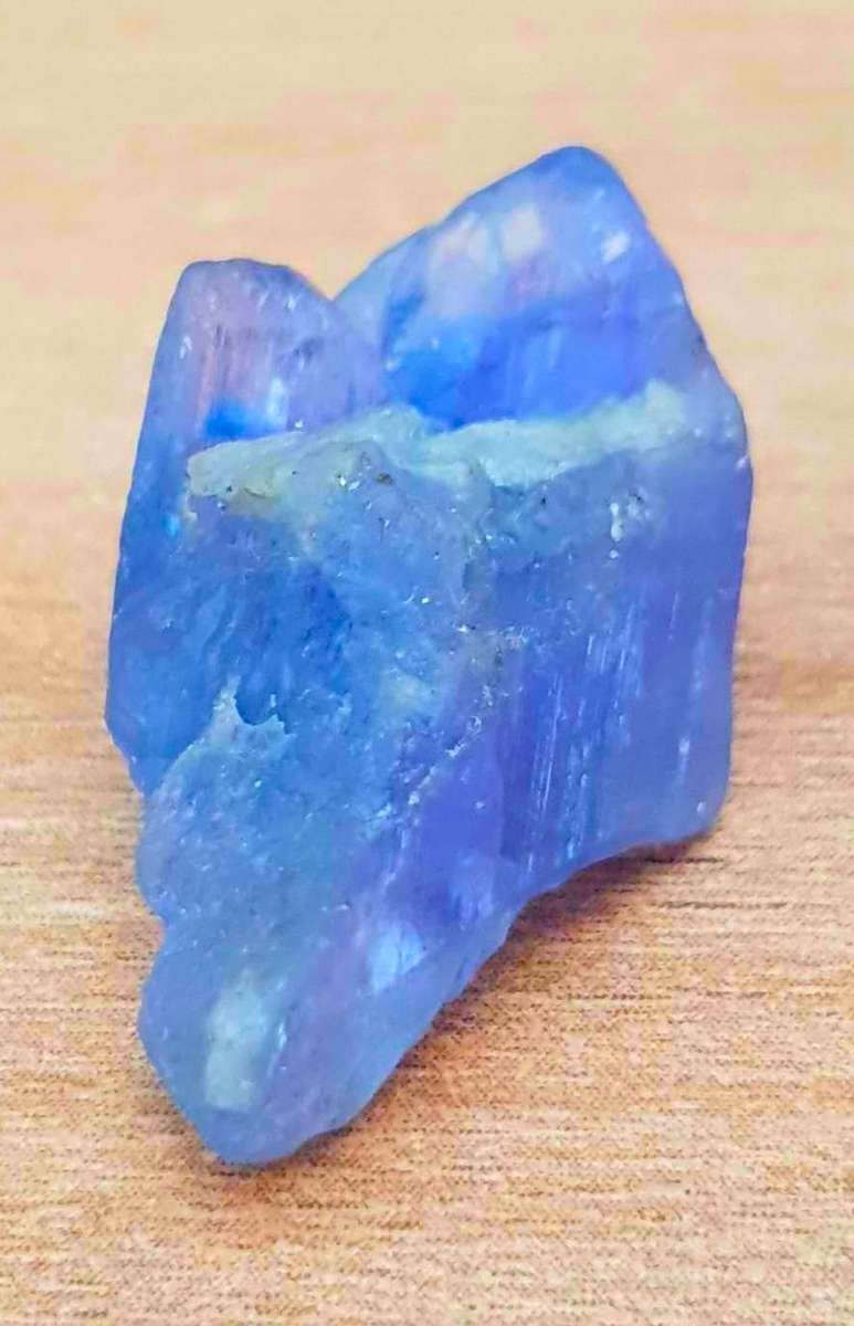 TANZANITE 21.32Cts. NATURAL VIOLET BLUE  ROUGH