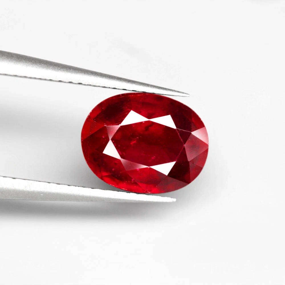2.67Ct. Ruby Red Oval Madagascar Beautiful Sparkles Color! Natural Gemstone