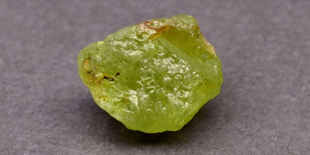 28.85ct Green Grossular Garnet 19.4x15.4mm Rough Natural  - Africa Gemstone