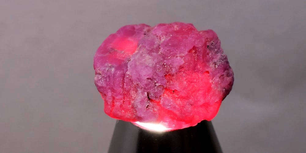 18.44ct Purplish Red Ruby  Rough 17.2x16.5mm Natural - Unheated, Africa Gem