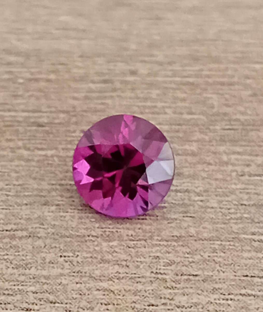 1.00ct Pinkish Purple Rhodolite Garnet VS Round Natural  - Madagascar Gemstone