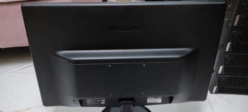 23` Phillips LED Display, DVI, VGA, 1920x1080 Resolution