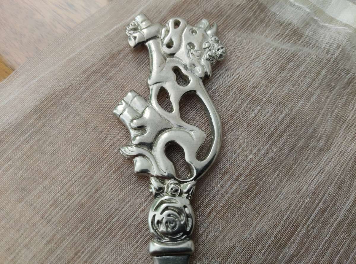 jenna Clifford design JC Cow speader