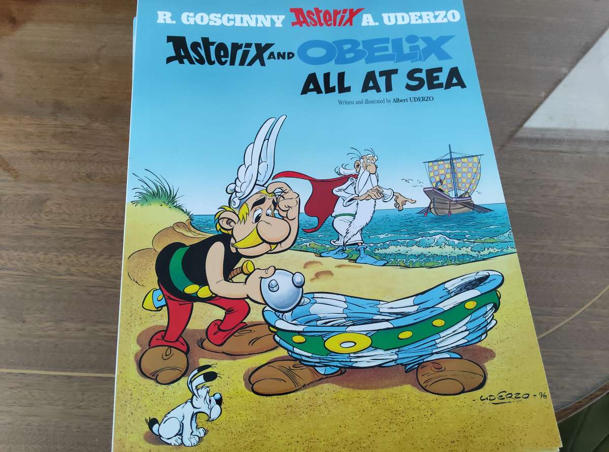Classics ASTERIX AND OBELIX  9 in total BOOK/MAG