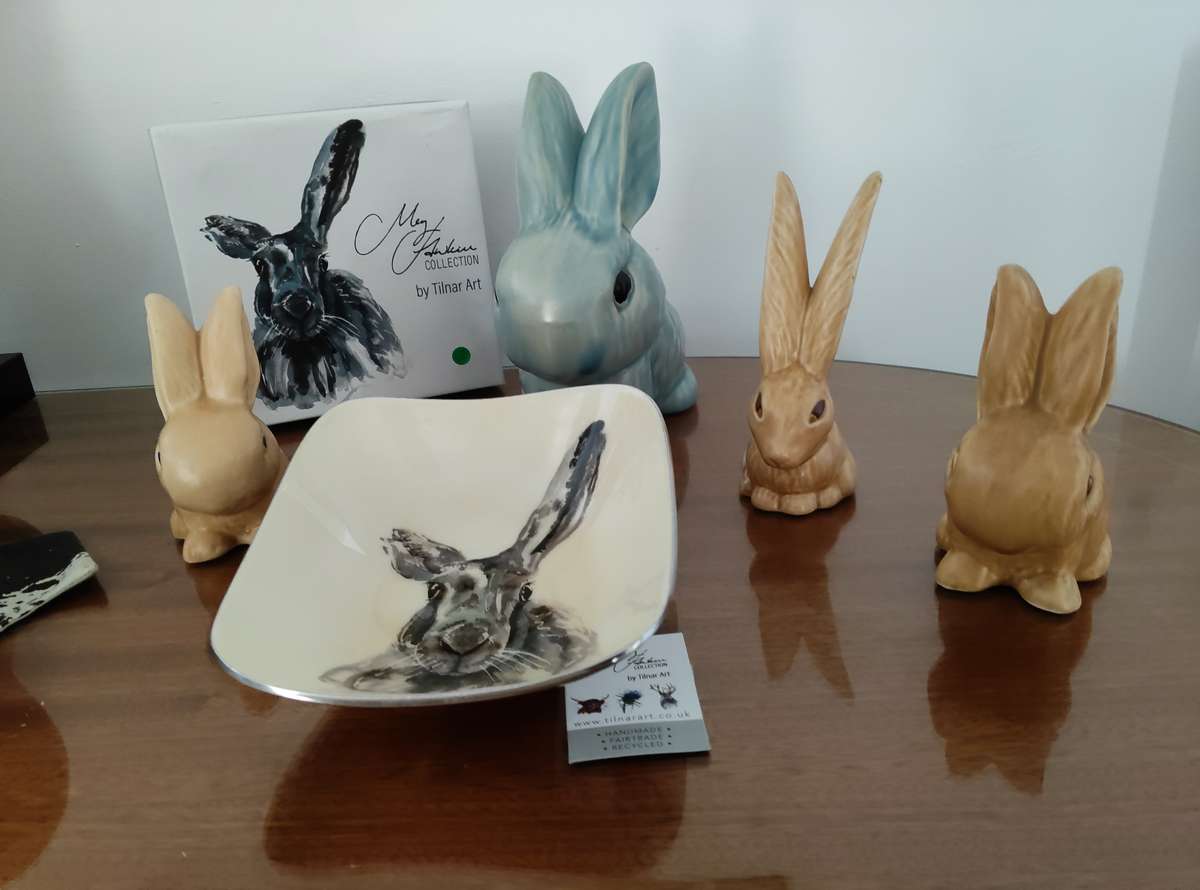 Tilnar art bunny with  slyvac bunnies