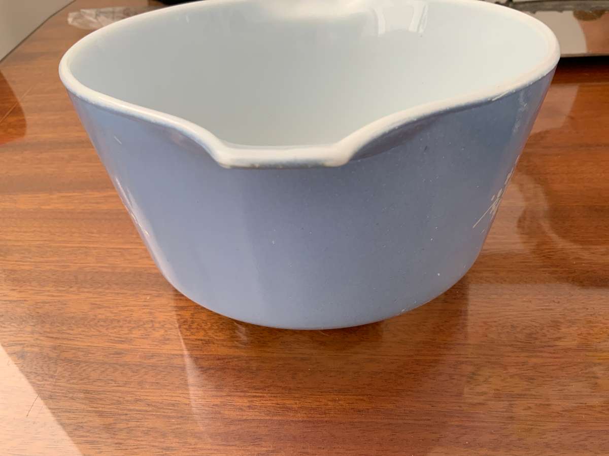 Retro Vintage JAJ Pyrex Azure Blue Hawthorn Tab Handle Casserole Dish