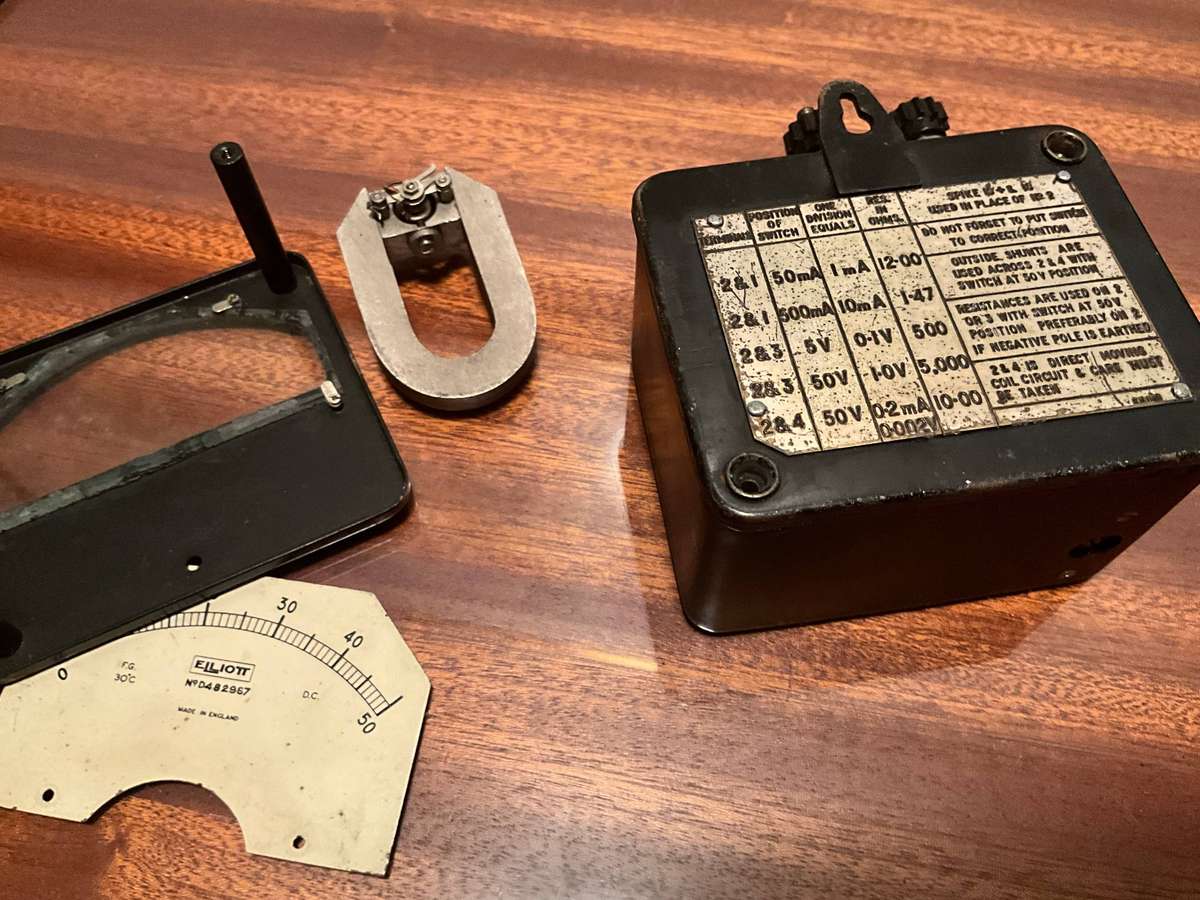Vintage Technician SA Railways /SAS VOLTAGE METERS ?