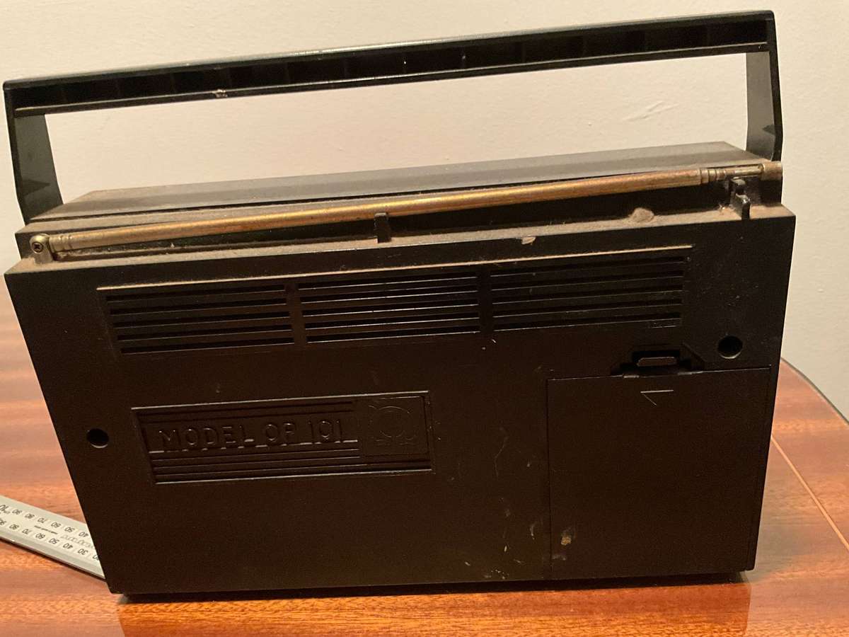 Retro Omega radio