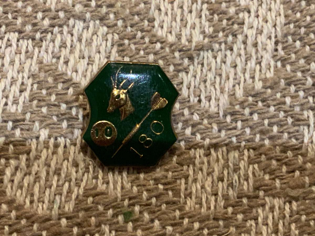 Vintage SOUTH AFRICAN SPRINGBOK DARTS BADGE