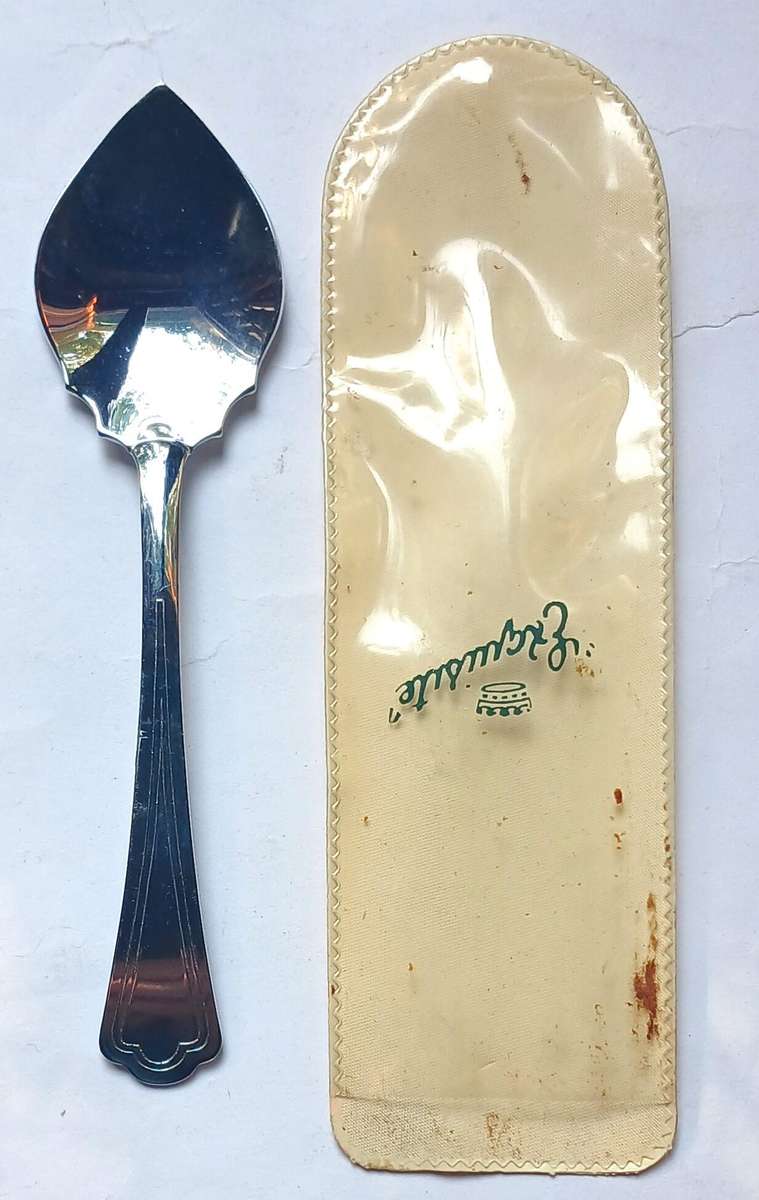 7 x Souvenir Spoons (Southern Africa)