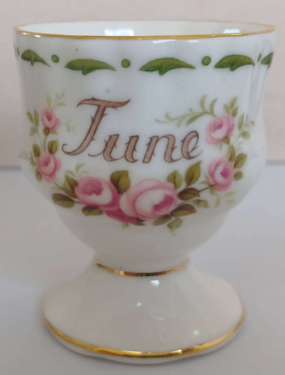 Royal Albert 'Flower of the Month: June - Roses' Egg Cup