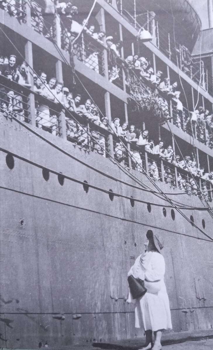 Jennifer Crwys-Williams, A Country at War, 1939-1945: The Mood of a Nation