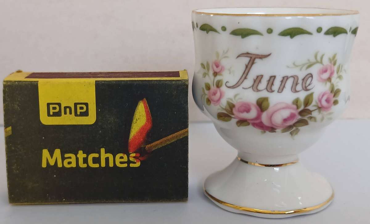 Royal Albert 'Flower of the Month: June - Roses' Egg Cup