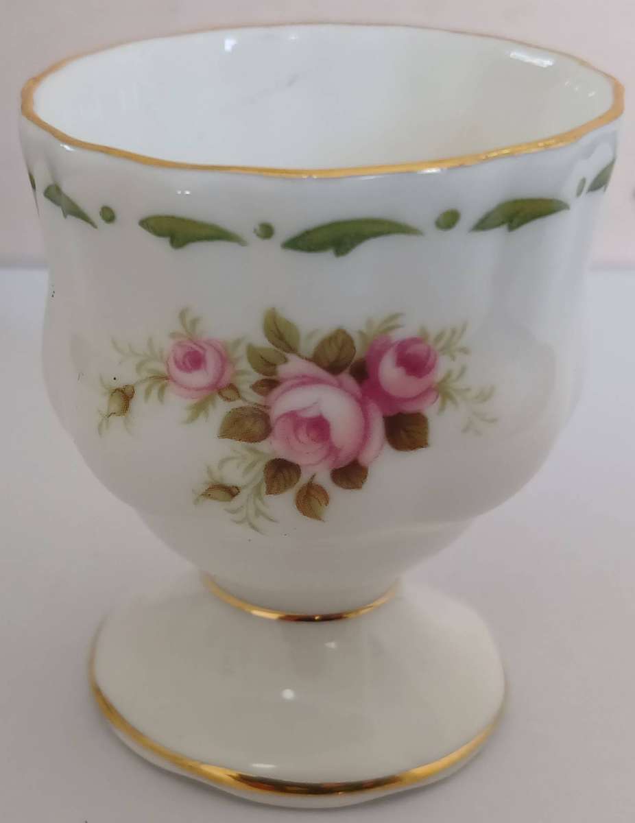 Royal Albert 'Flower of the Month: June - Roses' Egg Cup