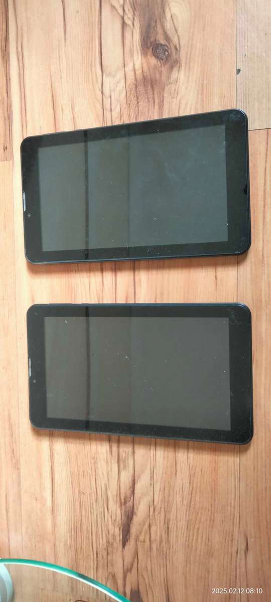 Late entry! 2 x 7" tablets - untested (read description)