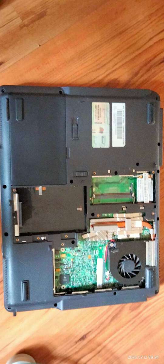 Late entry! Acer Travelmate 5720 15" laptop (read description)