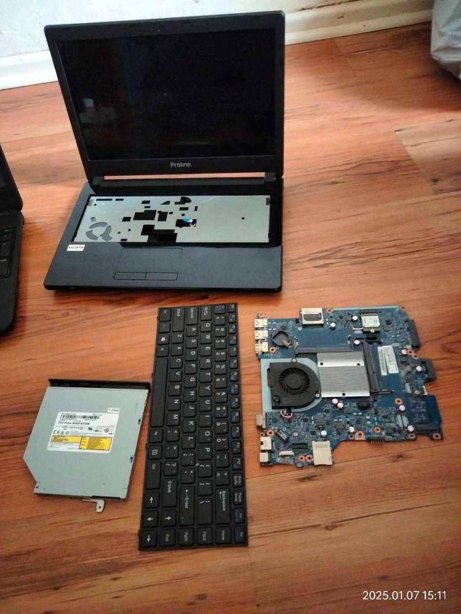 Late entry! 2 x laptops for parts (read description)