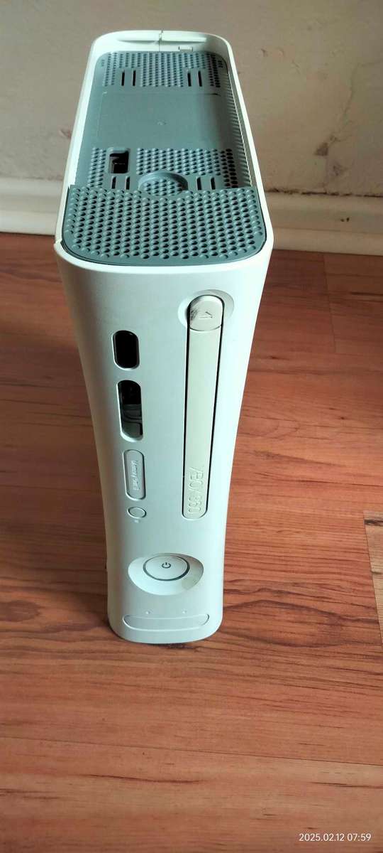 Late entry! Xbox 360 console (read description)