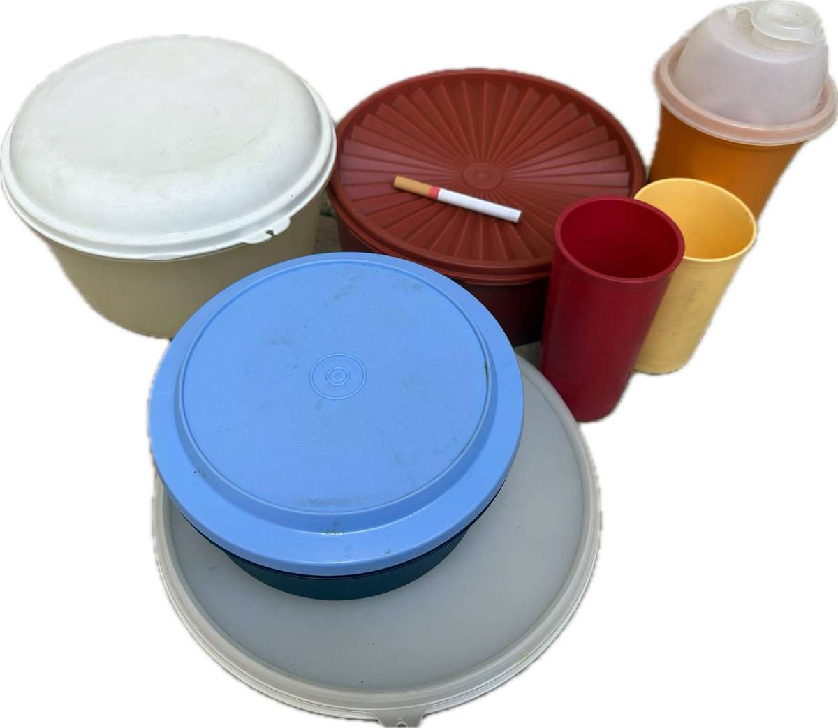 Tupperware lot of 5 plus 2 cups