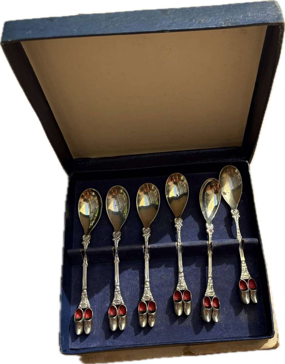 Vintage souvenir Clog spoon set of 6 silver plated in original packaging