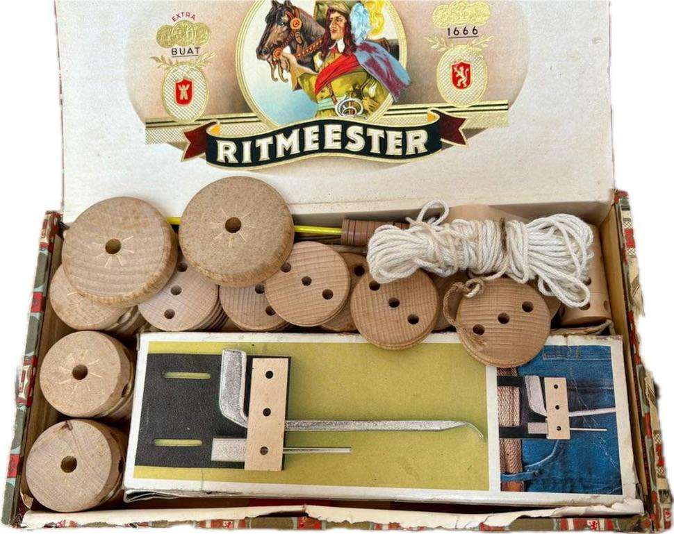 Vintage Matador wood building set 712 from 1970s