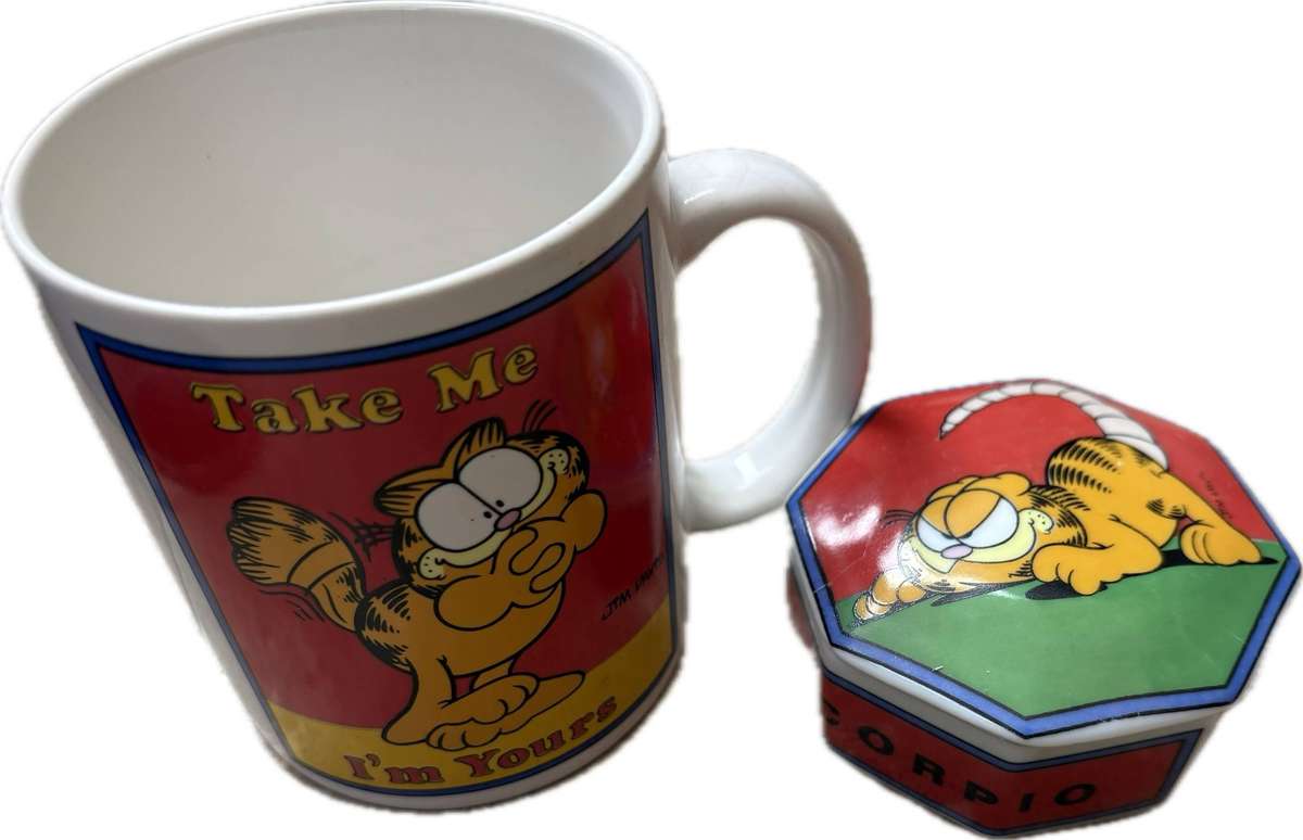 Vintage Garfield coffee mug with Scorpio Garfield trinket box