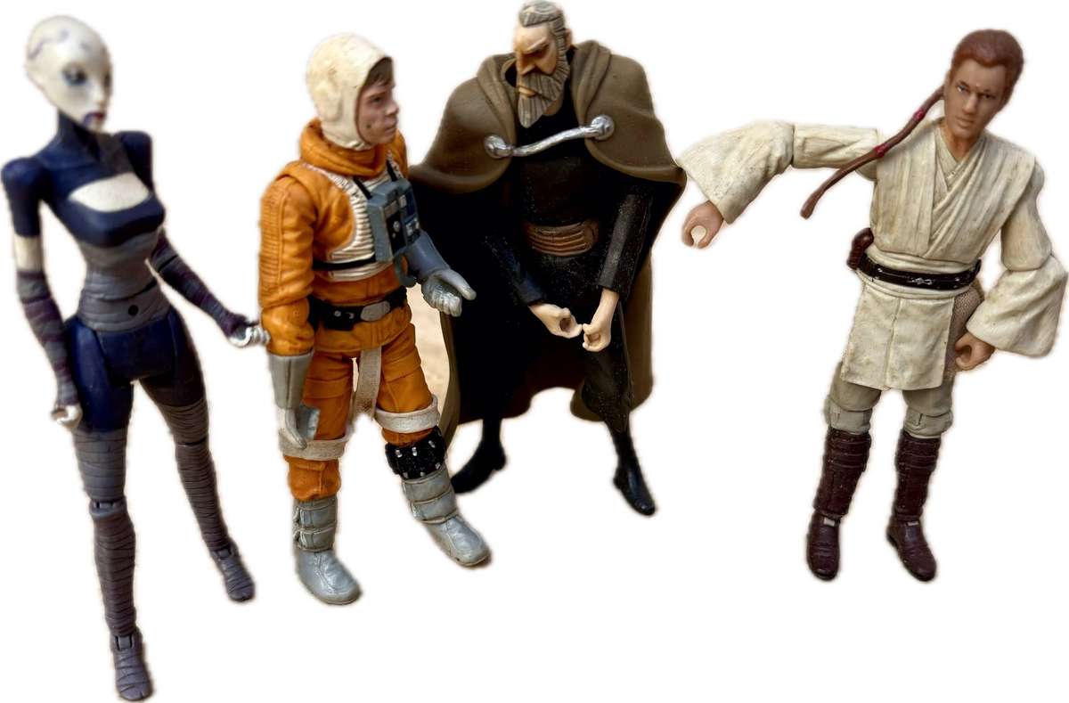 Vintage Star Wars figure lot of 4 in popcorn bucket