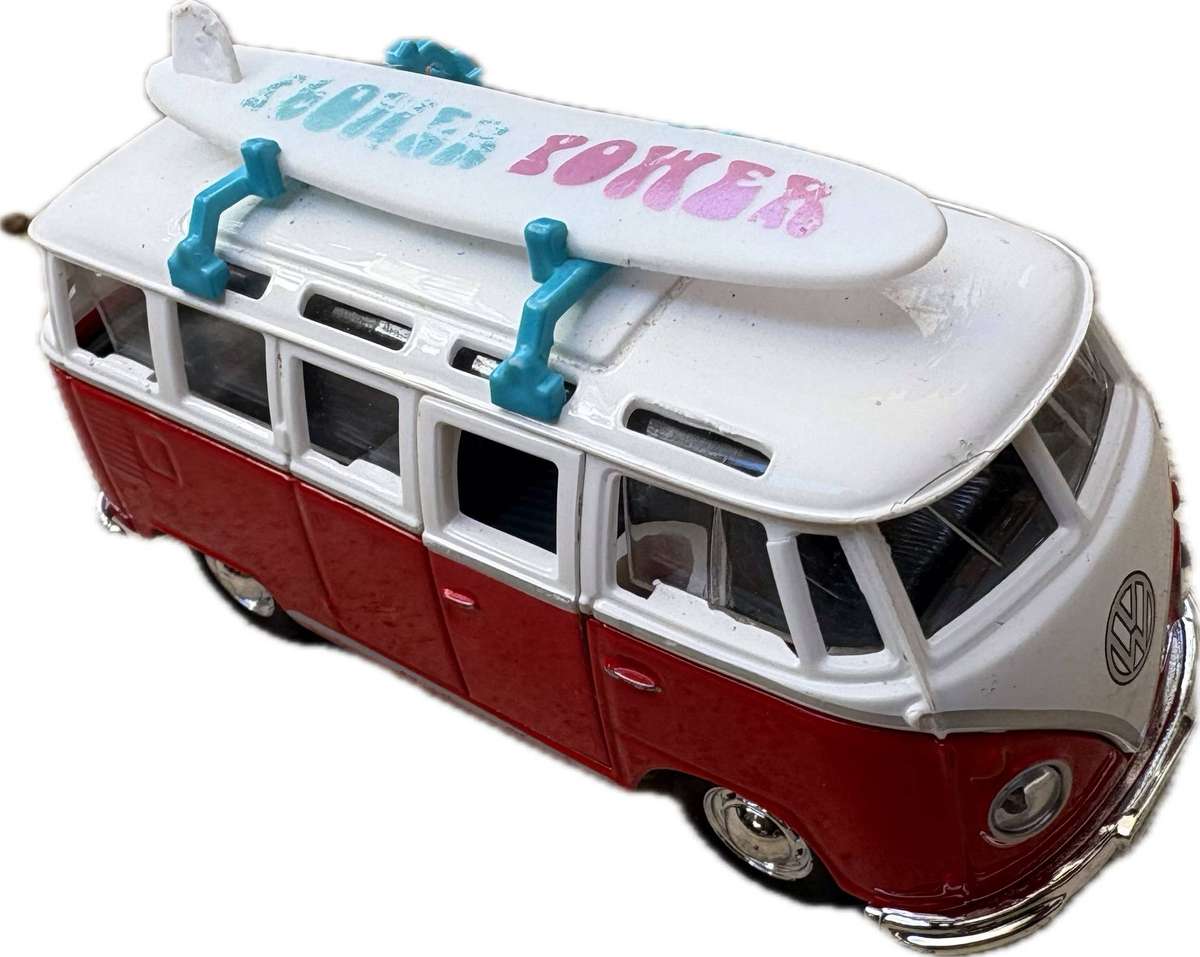 Maisto 1/40 VW Samba Van - Red weekender Volkswagen