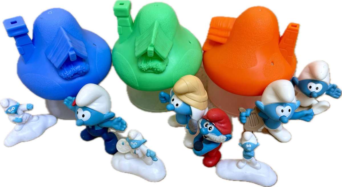 McDonalds Smurf lot of 8 with 3 houses