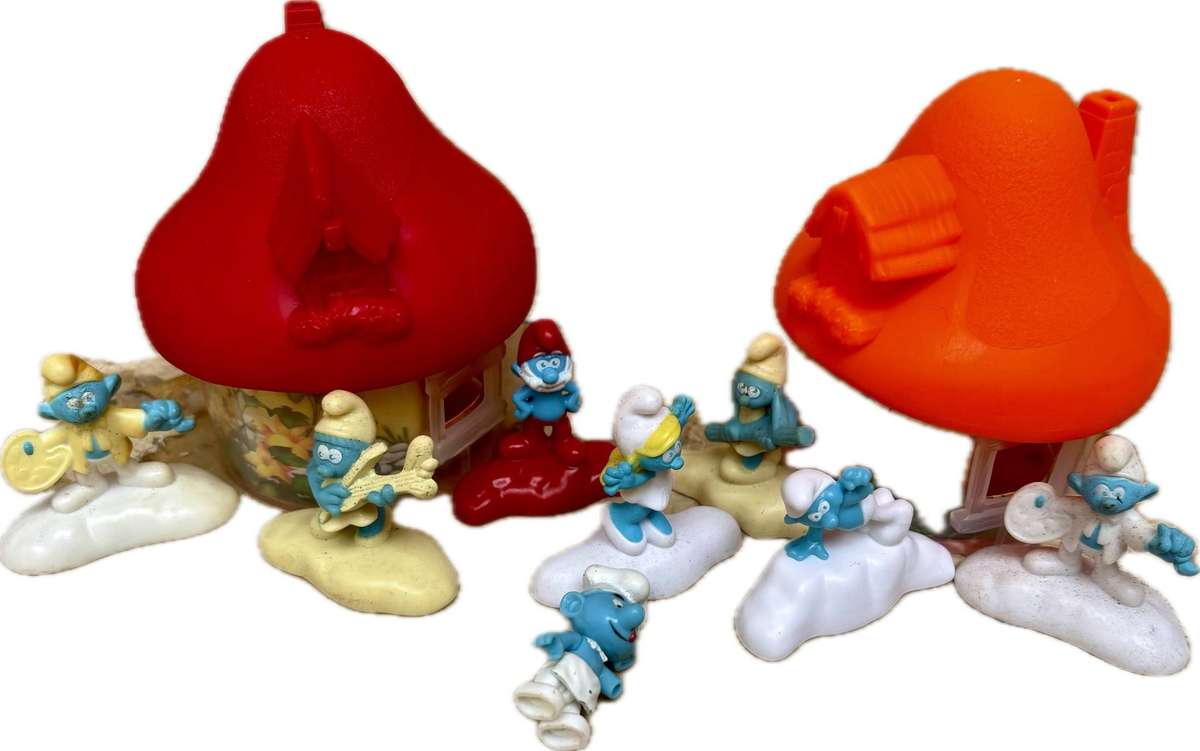 McDonalds Smurf lot of 8 with 2 houses