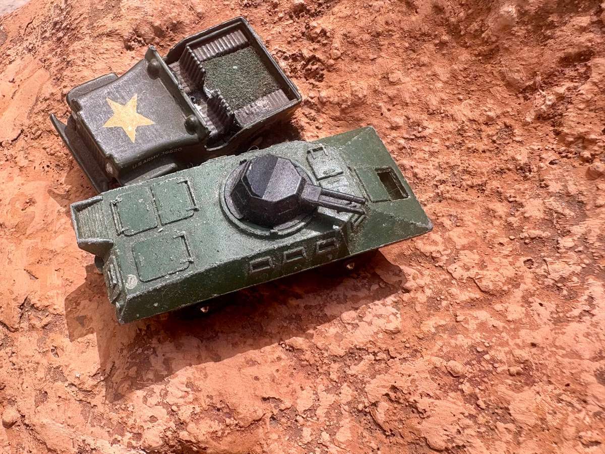 Vintage army matchbox jeep and corgi junior commander v100 diecast pair 1976 Lesney