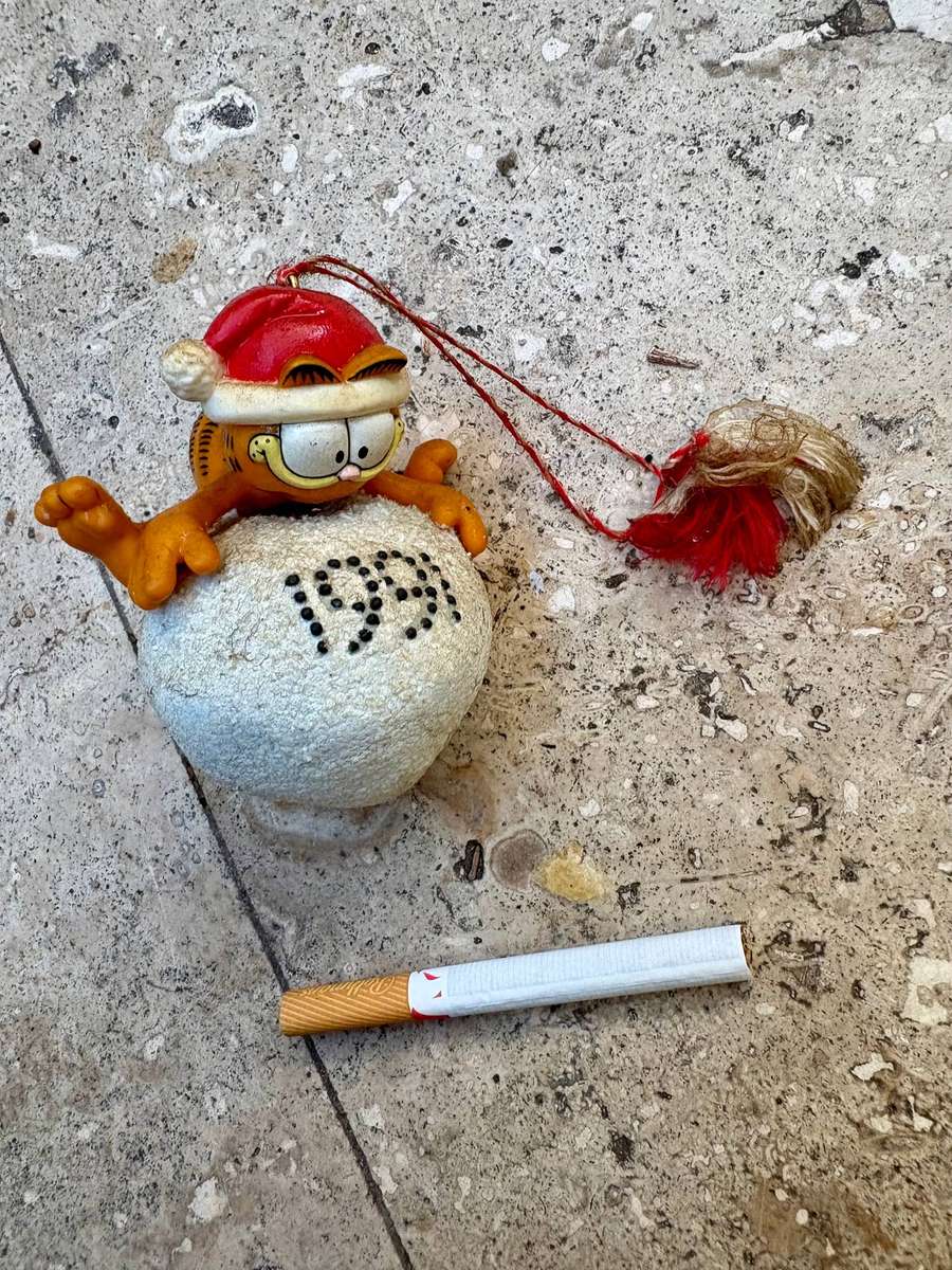 Vintage Garfield Christmas tree ornament 1991