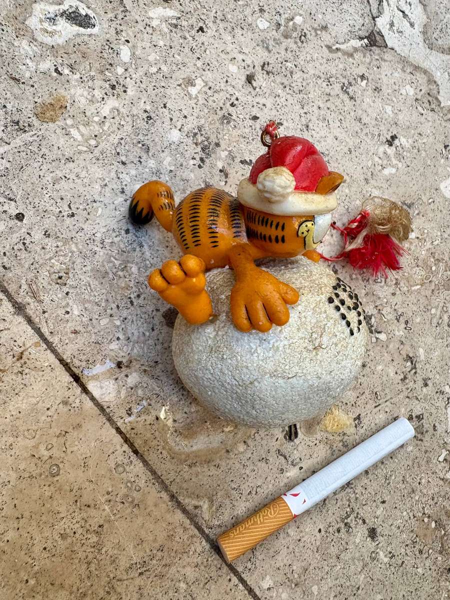 Vintage Garfield Christmas tree ornament 1991