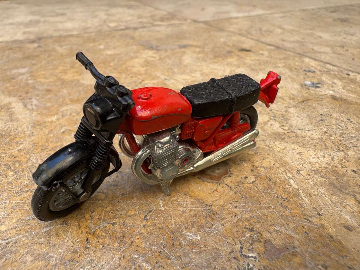 Vintage Lesney Honda motor bike 1974 diecast hondorora