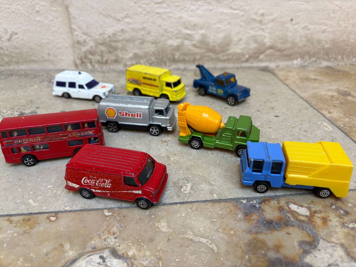Vintage Corgi die-cast working car lot of 8
