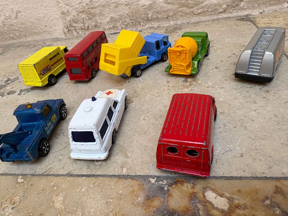 Vintage Corgi die-cast working car lot of 8