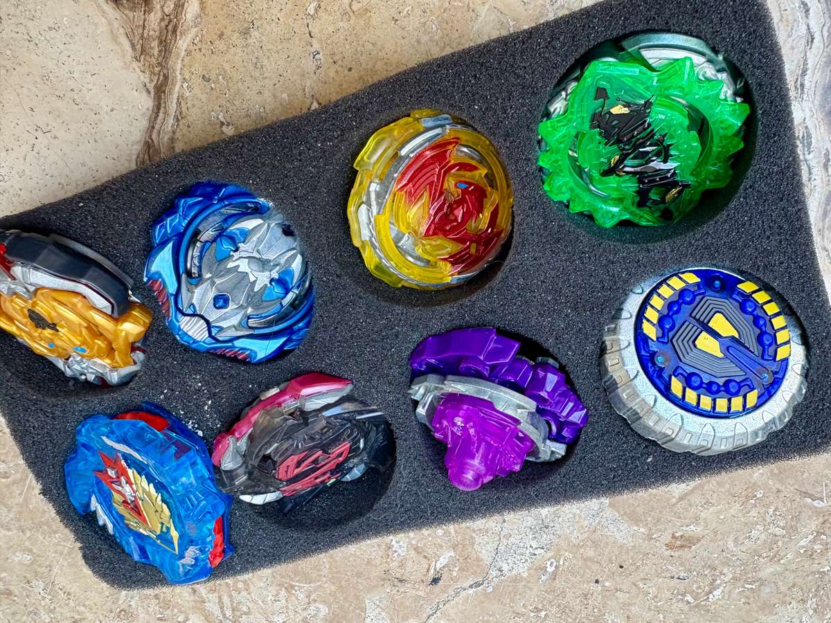Gyro lot Battle bey  Beyblade  Tops Spinning launcher toy Set lot in foam box