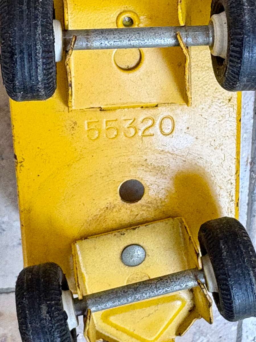 Vintage tonka farm-tractor wagon metal