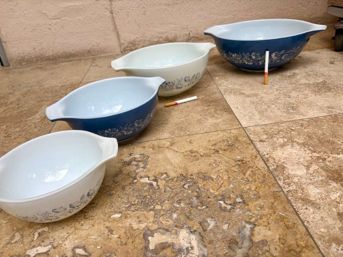 Vintage Pyrex Colonial Mist Cinderella nesting bowl set of 4 blue daisy USA
