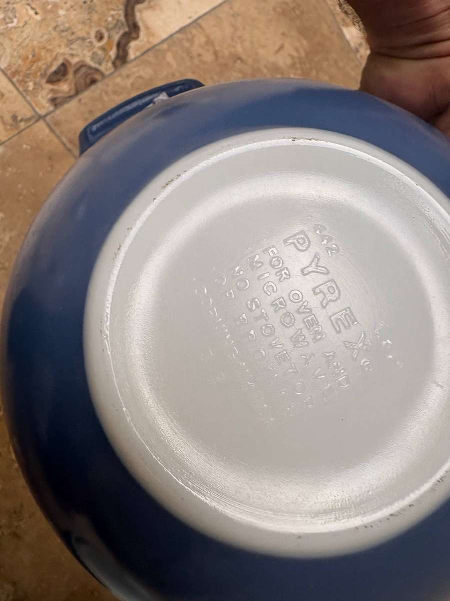 Vintage Pyrex Colonial Mist Cinderella nesting bowl set of 4 blue daisy USA