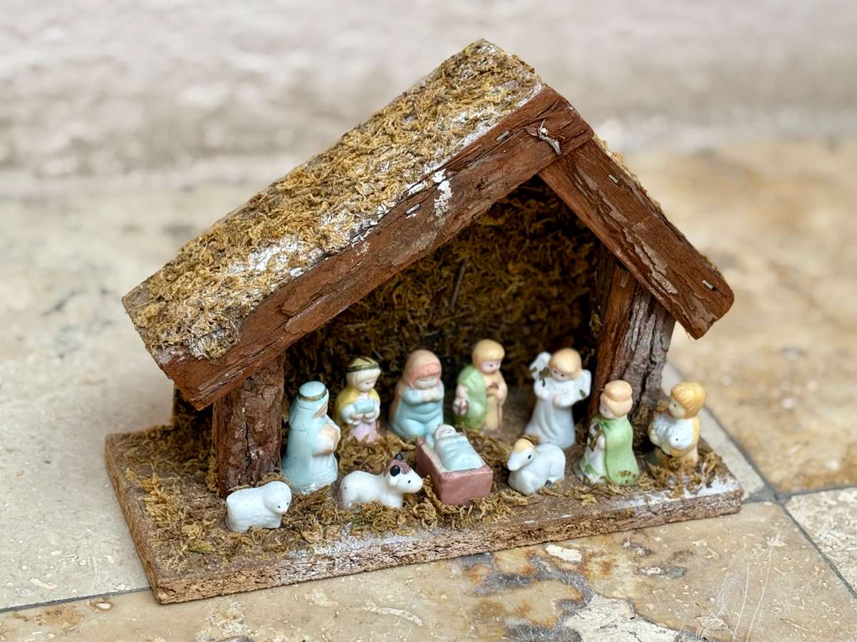 Nativity set Christmas decor