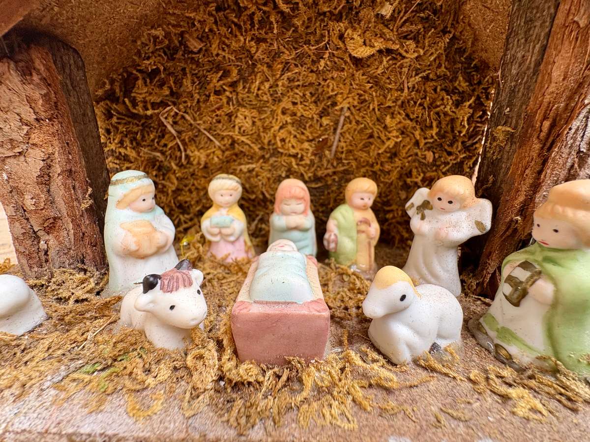 Nativity set Christmas decor