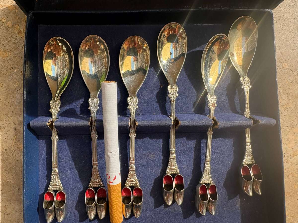 Vintage souvenir Clog spoon set of 6 silver plated in original packaging