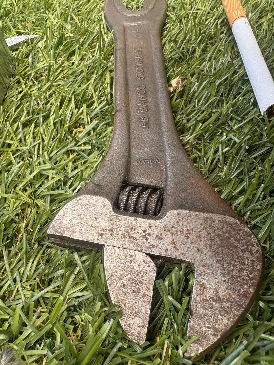 Bahco adjustable wrench shifting spanner + plumb line chalk line wind up non magnetic